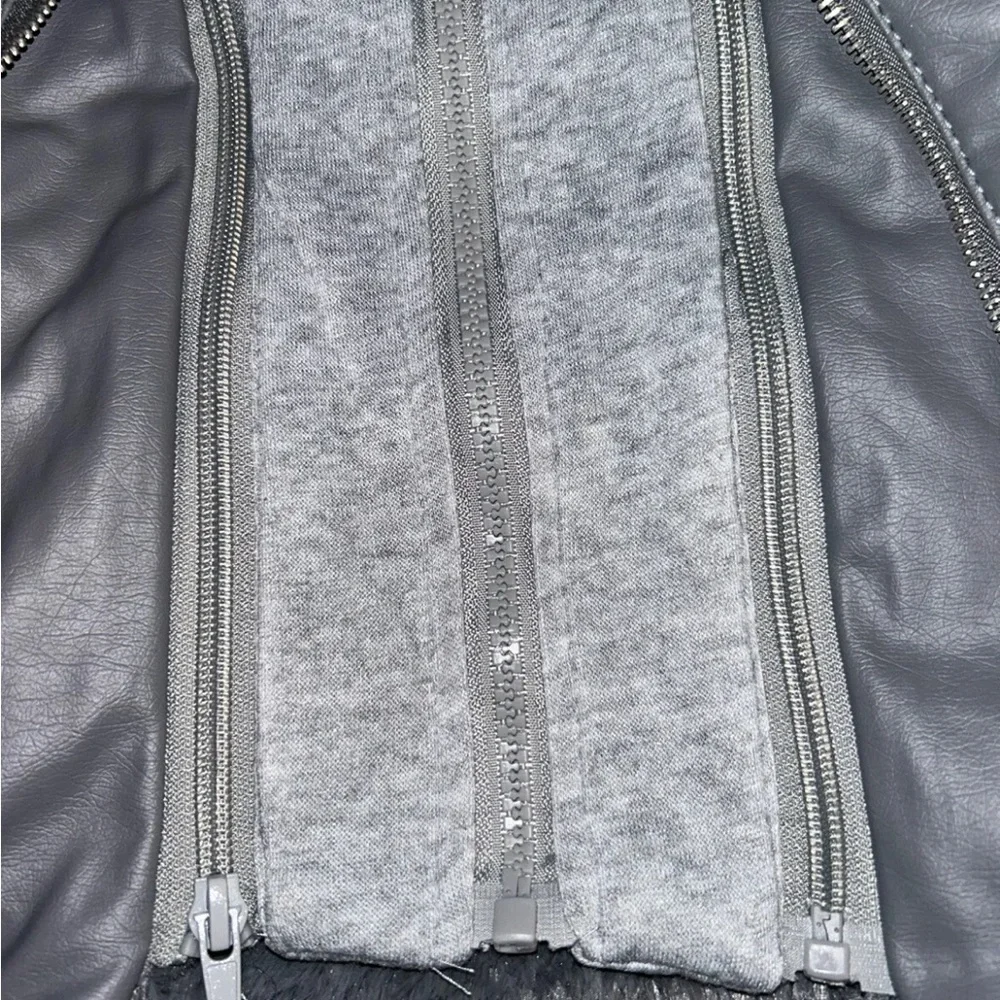 Jou Jou Vegan Leather Moto Jacket Gray Women’s Medium New With Tags - Picture 8 of 16